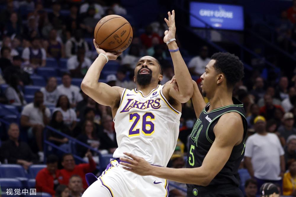 詹姆斯在关 詹姆斯在关