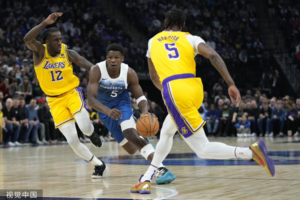 拉齐奥通过 拉齐奥通过