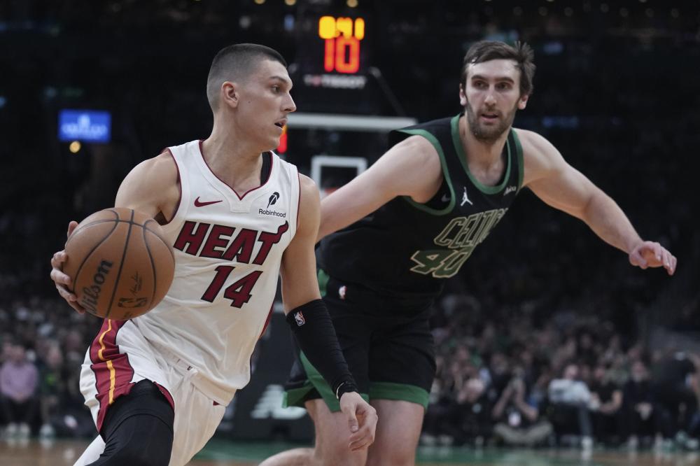 伊朗队的中 伊朗队的中